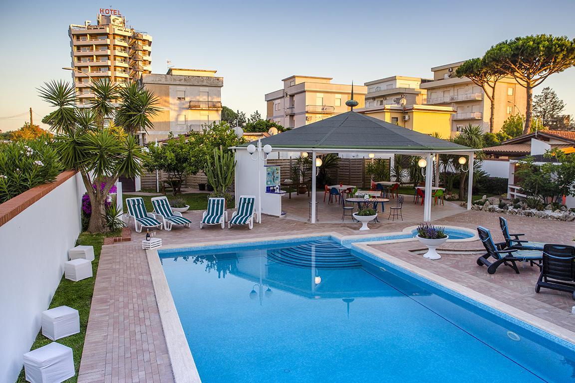 B&B Villa Tiziano Terracina Exterior photo